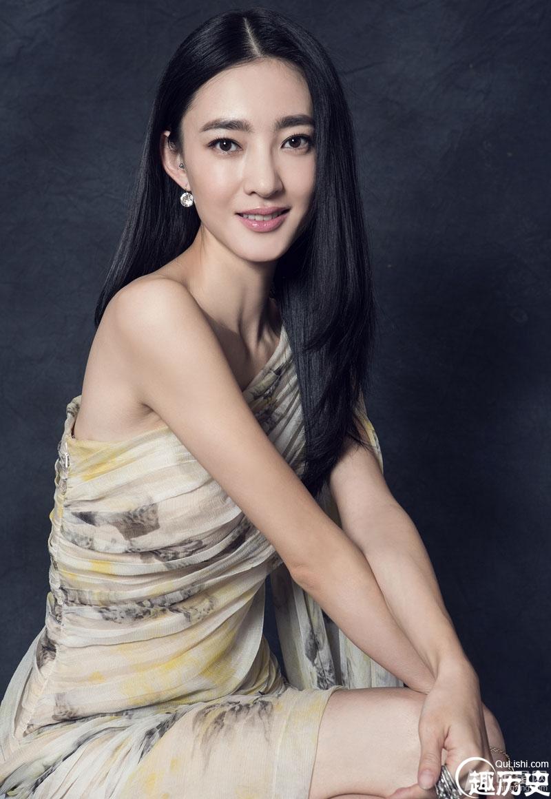 王丽坤全新时尚大片 素颜女神唯美清新