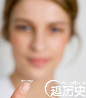 女孩戴隐形眼镜半年未取 眼球破洞彻底失明