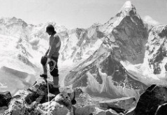 1953年希拉里登珠峰   人类首次登顶世界第三极
