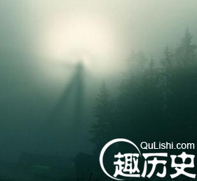 挪威惊现罕见奇观 大雾水汽形成空中天使