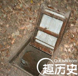 男子发现一地下隧道通往一个让人吓尿的地方！