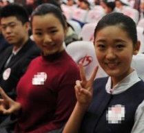 空乘招生 90后制服诱惑短裙上阵大秀美腿