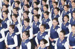高校模特空乘推介会 美女寒冬比基尼上阵