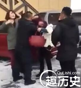 女子捉奸小三是儿媳 公公给儿子戴绿帽