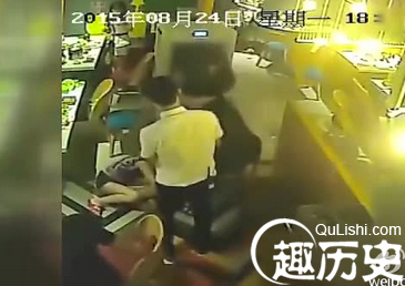 服务员泼顾客