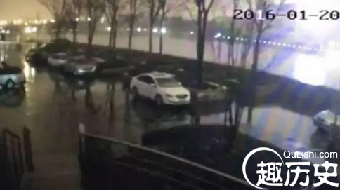 打劫白富美
