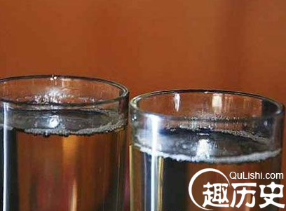 喝尿村