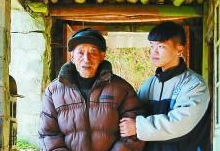 少年6年还清父债双亲去世 债主不忍收钱