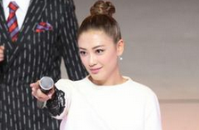 应采儿跟儿子吃醋：我妈妈只给她外孙买早餐