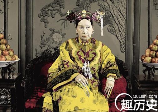 清朝是如何衰落的？慈禧一顿饭够百姓穿十年衣