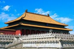 故宫的布局之谜：故宫一点都不“平整”还有点“斜”