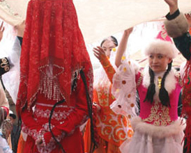 柯尔克孜族的文化介绍 柯尔克孜族文化艺术