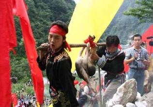 羌族祭山会 羌族为何用狗和鸡来祭山