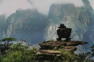 壮族神秘的敢壮山与五指山有何神话