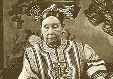 慈禧太后逼完儿子逼儿媳  最后把儿子都逼死了