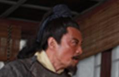 宋江是靠什么当上老大 并把梁山好汉治得服服帖帖的呢？