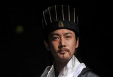 三国演义中诸葛亮为何不杀私自放走曹操的关羽？