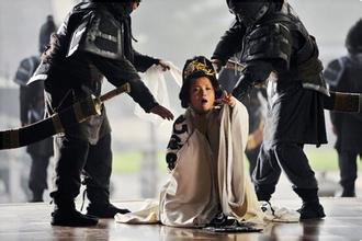 枭雄曹操为何非要杀伏皇后？伏后是咎由自取吗