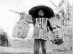 1896年清朝开办邮政官局 邮差小哥一根扁担走全城