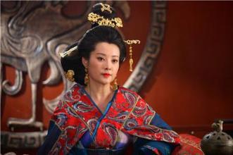 王莽是怎样称帝的？他与太后王政君有何关系