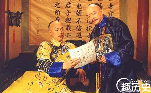 《铁齿铜牙纪晓岚》乾隆（左）与和珅（右）剧照
