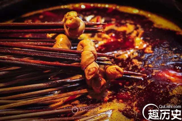 半夜都在排队的成都串串店 得好吃成什么样