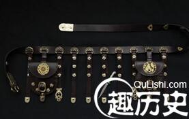 这个民族居然和包包谈过一场这么久的恋爱