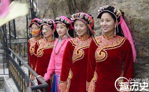 扎坝极女性