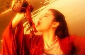 东方不败的女人是谁 东方不败的师傅是谁