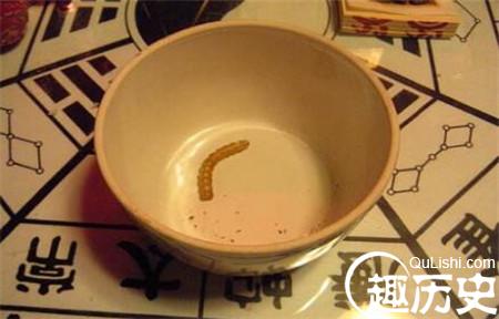 图片来源于网络根据清律辑注说:蛊毒的种类很多,以毒蛊合成的,有蛇蛊