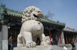 为何古代豪宅大院门口经常有石狮子镇守？