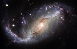 大发现!天文学家发现遥远星系含有大量气体