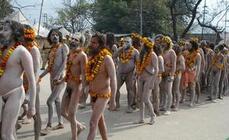 印度苦行僧竟以尸体为食：认为是神的礼物