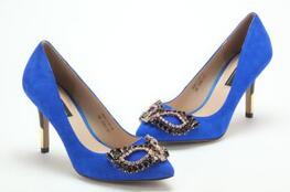 高跟鞋的来历：商人为防止妻子出轨而做