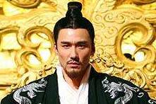 此人自称汉武帝后人有玉玺为证还有皇帝的龙袍