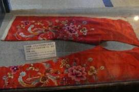 古代嫁女儿的嫁妆中为何会备有开裆裤？