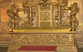 故宫的龙椅有什么讲究为什么不能随便坐?