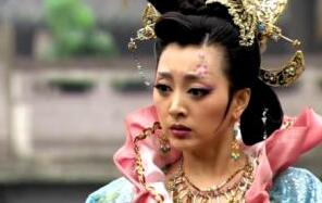 郭女王是如何打败甄宓牢牢获得曹丕宠爱的?