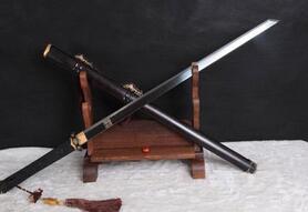 唐刀的杀伤力大是因为自带血槽刀刃坚韧吗?