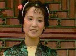 红楼梦丫鬟秋纹：刻意讨好主子轻贱自己