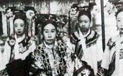 慈禧和溥仪虐待太监：下棋输了拖去打死