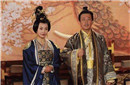 隋文帝杨坚有几个儿子？他把皇位传给了谁？
