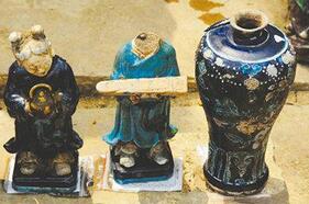 墓葬现两太监合葬墓志铭上刻"同堂共穴"