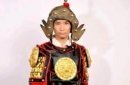神奇！唐朝士兵下半身光着大腿穿裙子？