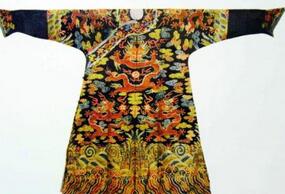 揭秘：清朝皇帝龙袍图案包含什么深刻寓意