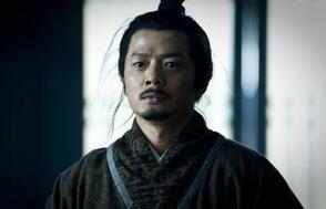 当韩信从屠夫的胯下钻过看到影响他一生的东西