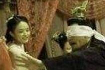 这个皇帝独恋金莲结果被一双美足迷的亡了国