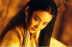 笑傲江湖中杀人名医平一指喜欢东方教主吗