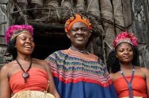 惊呆了!揭秘喀麦隆部落王国首领娶妻过百