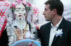 世界各地奇葩婚俗大比拼：看看谁最奇葩